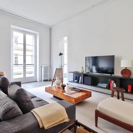 Modern 3bdr/3bath - Louvre Museum/tuileries Apartment