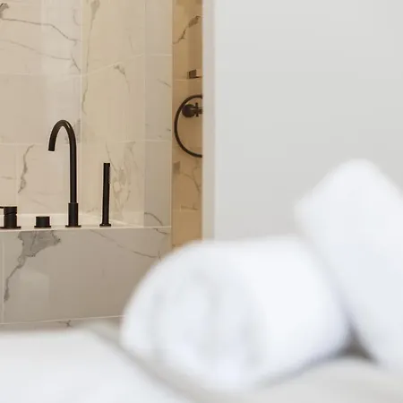 Modern 3bdr/3bath - Louvre Museum/tuileries Apartment Paris