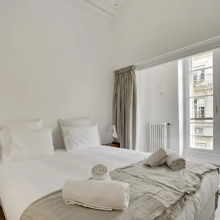 Modern 3bdr/3bath - Louvre Museum/tuileries Apartment *