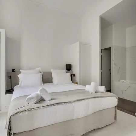 Appartamento Modern 3bdr/3bath - Louvre Museum/tuileries Parigi